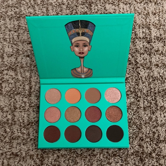 The Nubian by Julia's Place Eyeshadow Palette - BRAND NEW - Picture 1 of 3